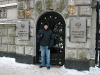 Dadi di fronte all\'ambasciata russa a Unter den Linden