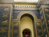 La porta di Ishtar e la strada processionale di Babilonia, completamente ricostruite al Pergamonmuseum