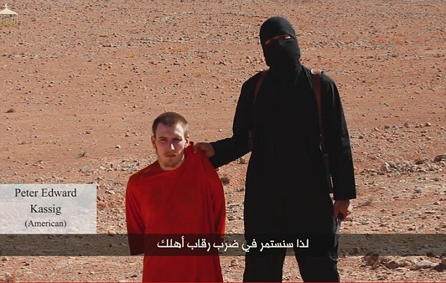 Nuovo video dell’orrore, l’Isis decapita Peter Kassig