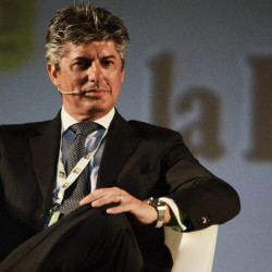 Telecom Italia, lascia l’amministratore delegato Patuano